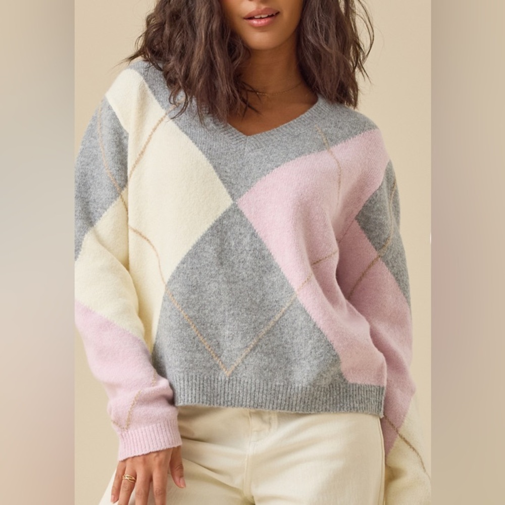Altar'd State V-Neck Argyle Sweater in Gray, Cream & Pink: Small